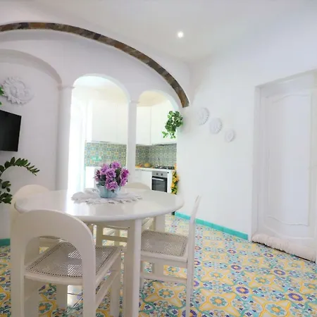 Lejlighed Sorrento Realty Holidays - Erika Apt