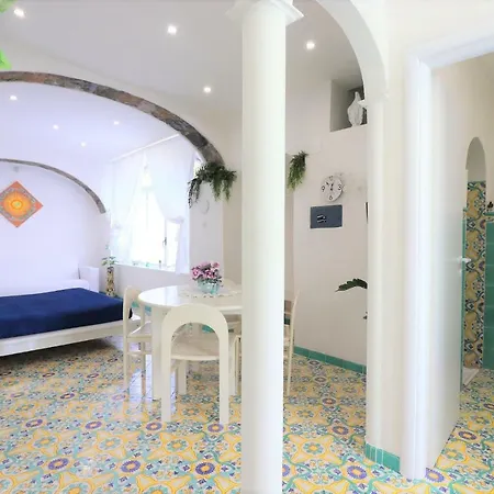 Sorrento Realty Holidays - Erika Apt Positano