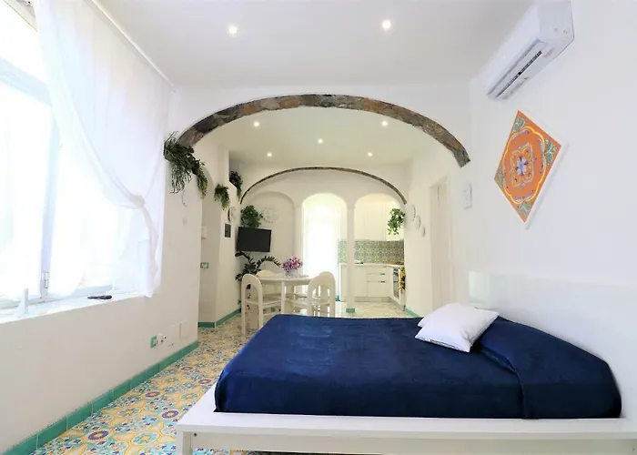 Sorrento Realty Holidays - Erika Apt Positano